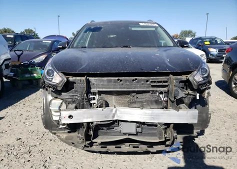 2018 Kia Niro Touring z USA, uszkodzony, nr VIN KNDCE3LC3J5132812